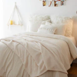 Logan T-Shirt Jersey Comforter And Sham Set 4 Logan T-Shirt Jersey Comforter And Sham Set -Best Homeware Shop 01 SAHARA ROOM 021 2