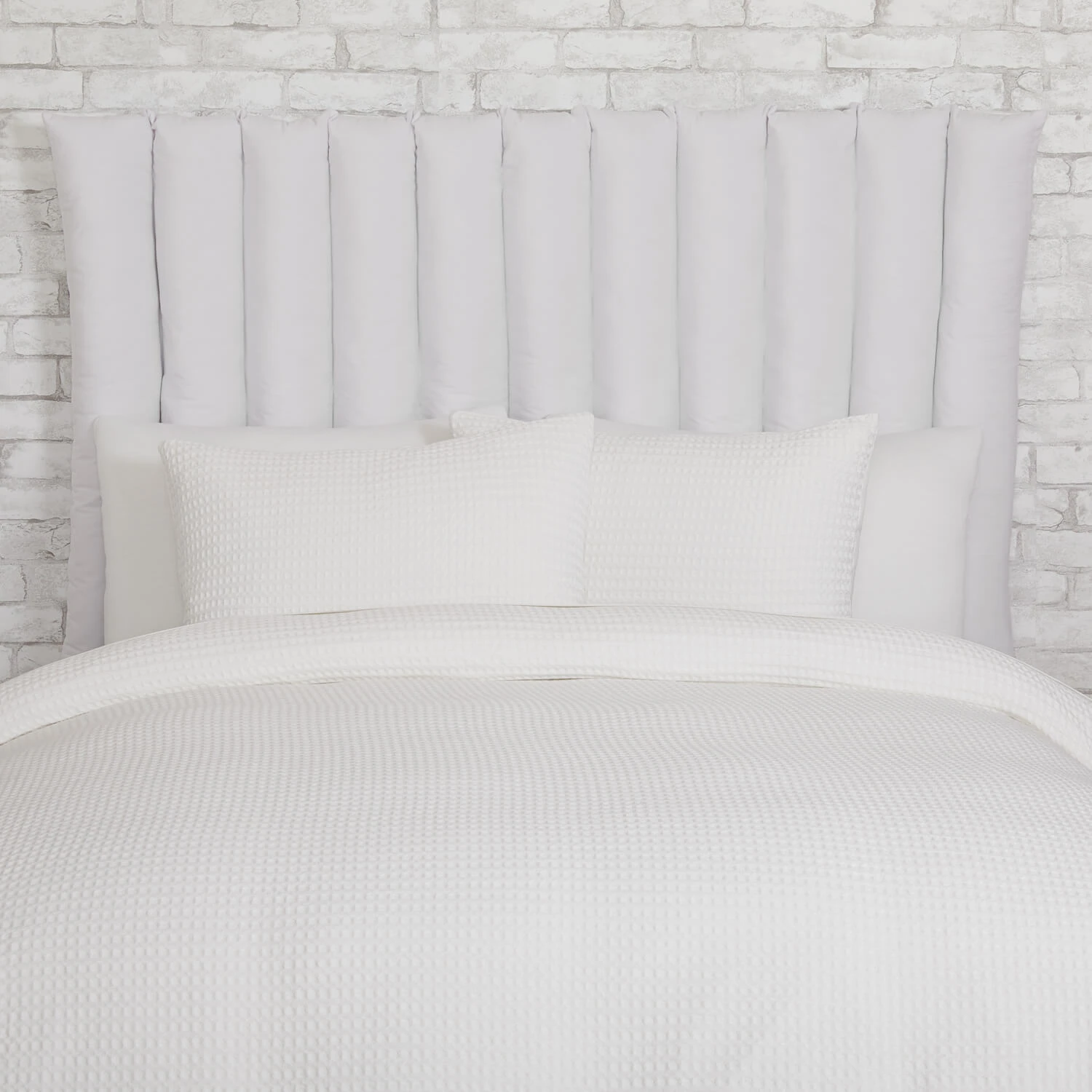 Quinn Full/Queen Channeled Cushioned Headboard Quinn Full/Queen Channeled Cushioned Headboard -Best Homeware Shop 218 THRO21 HEADBOARD CHAN QN WTE 019 09a591dc 1e45 4db1 a472 122dc312347f