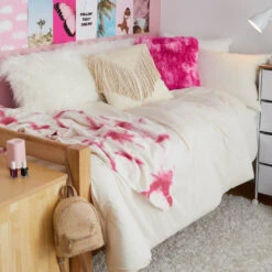 Logan T-Shirt Jersey Comforter And Sham Set 10 Logan T-Shirt Jersey Comforter And Sham Set -Best Homeware Shop 22 BE MINE 069 1