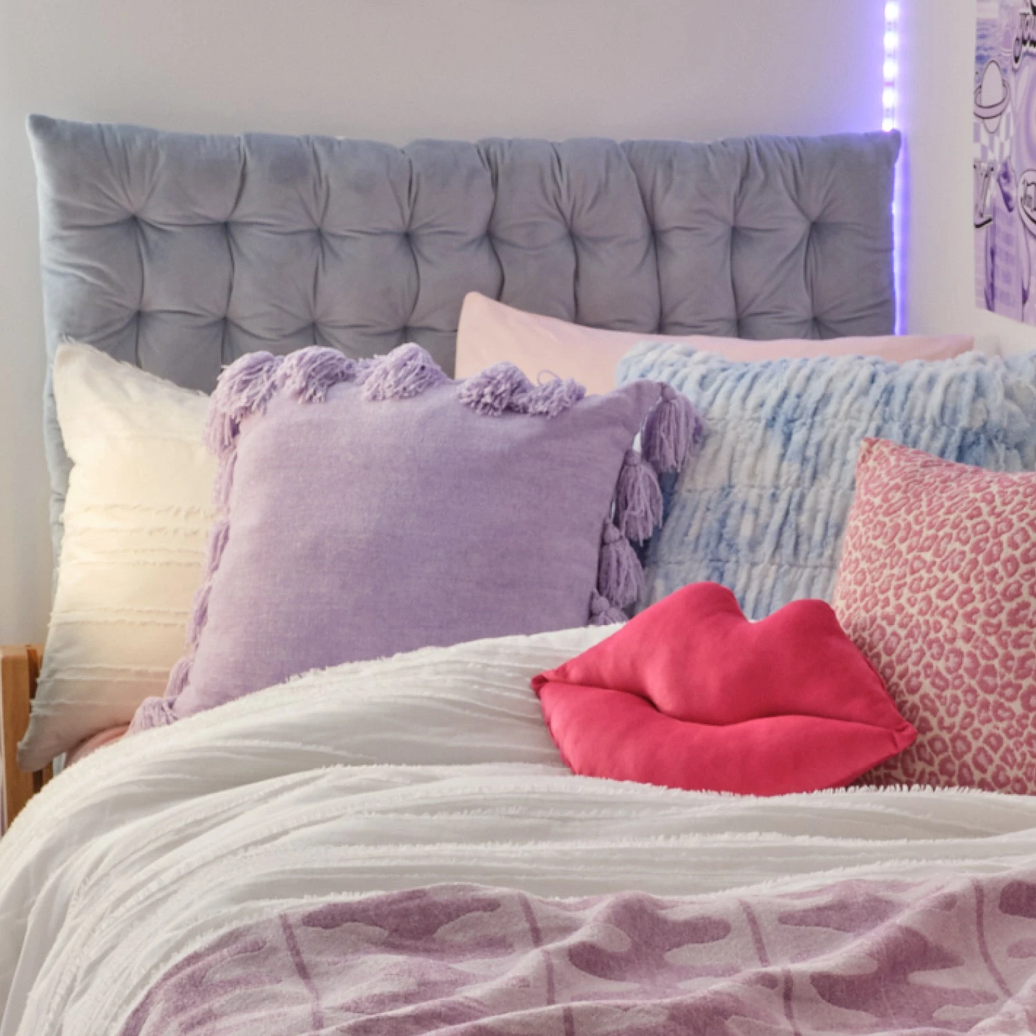 Melody Tufted Cushioned Headboard Melody Tufted Cushioned Headboard -Best Homeware Shop 44 TuftedCushion 01