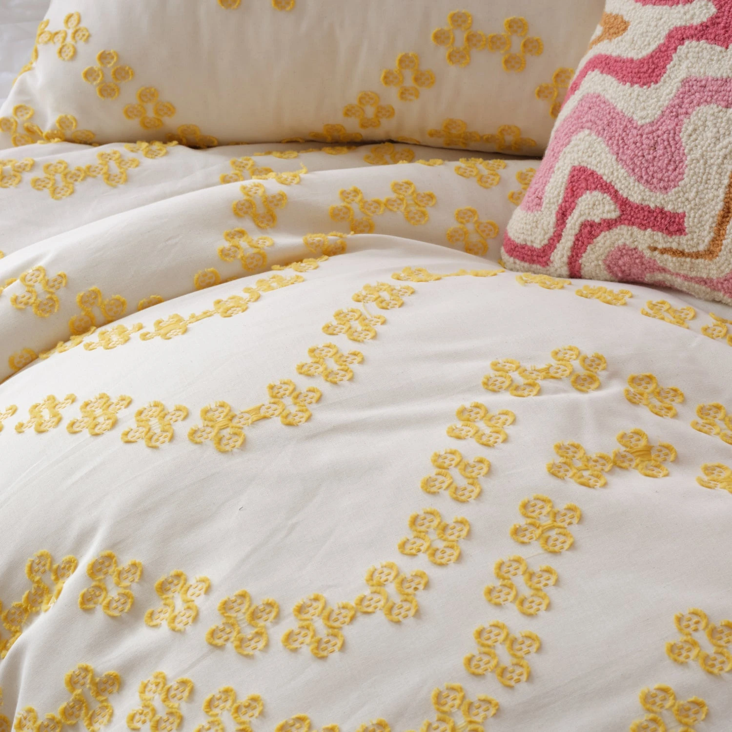 Layla Wavy Daisy Comforter and Sham Set Layla Wavy Daisy Comforter And Sham Set -Best Homeware Shop Comforter WavyDaisy