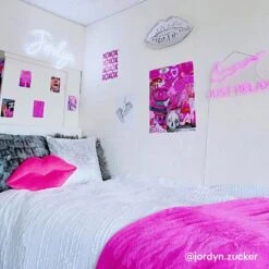 Lips Mirrored Acrylic Wall Art -Best Homeware Shop Decor LipsMirroredAcrylicWallArt