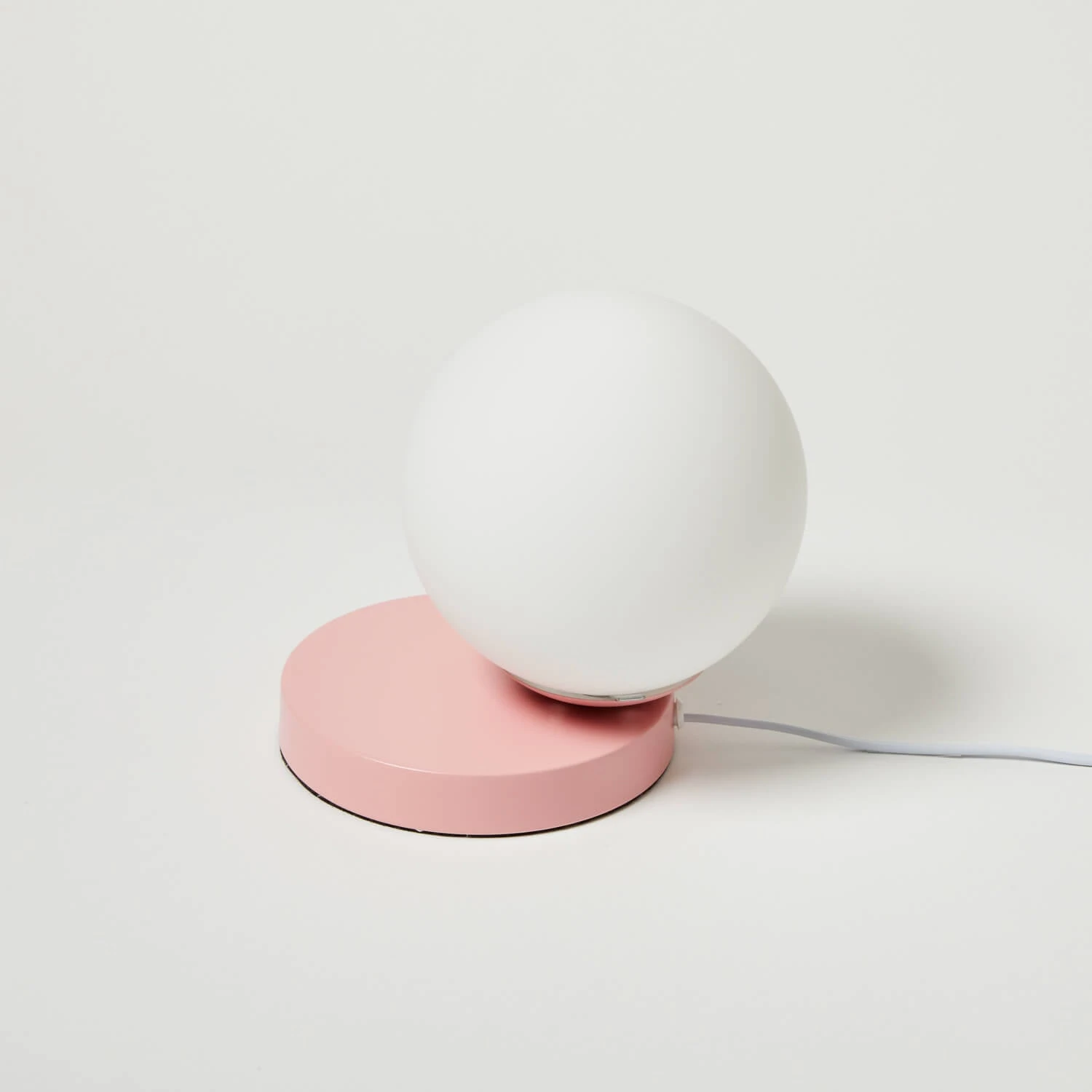 Mila Globe Accent Lamp Mila Globe Accent Lamp -Best Homeware Shop Globe Lamp Pink 006