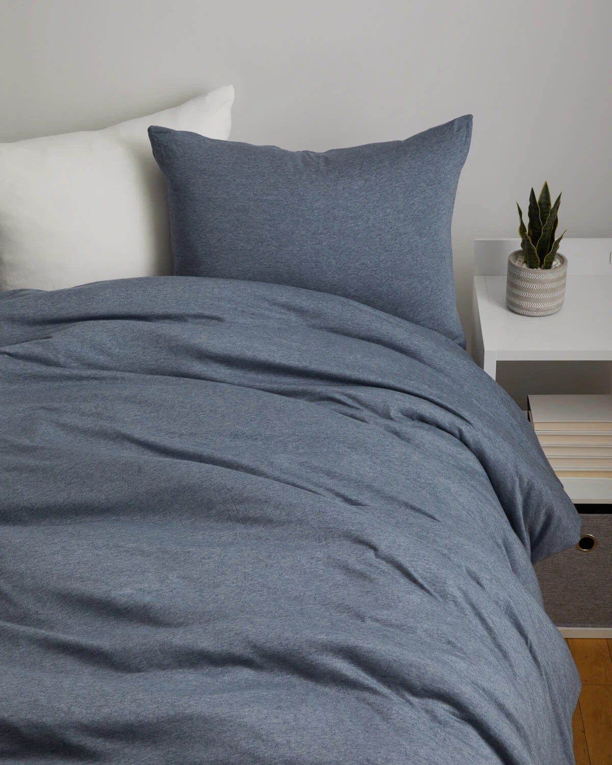 Logan T-Shirt Jersey Comforter and Sham Set Logan T-Shirt Jersey Comforter And Sham Set -Best Homeware Shop Jersey Comforter Navy Product 006 1