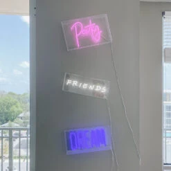 Friends Neon Sign -Best Homeware Shop LED Neon Sign 053cf8c0 6485 4cda 9847 bea46eed1823
