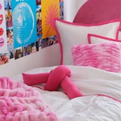 Zoe Knot Shaped Pillow -Best Homeware Shop PillowsZoe 1 f73a7de0 a75d 4a5f 8126 c8f4a689708a