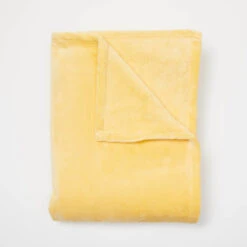 Rosie Plush Throw Blanket