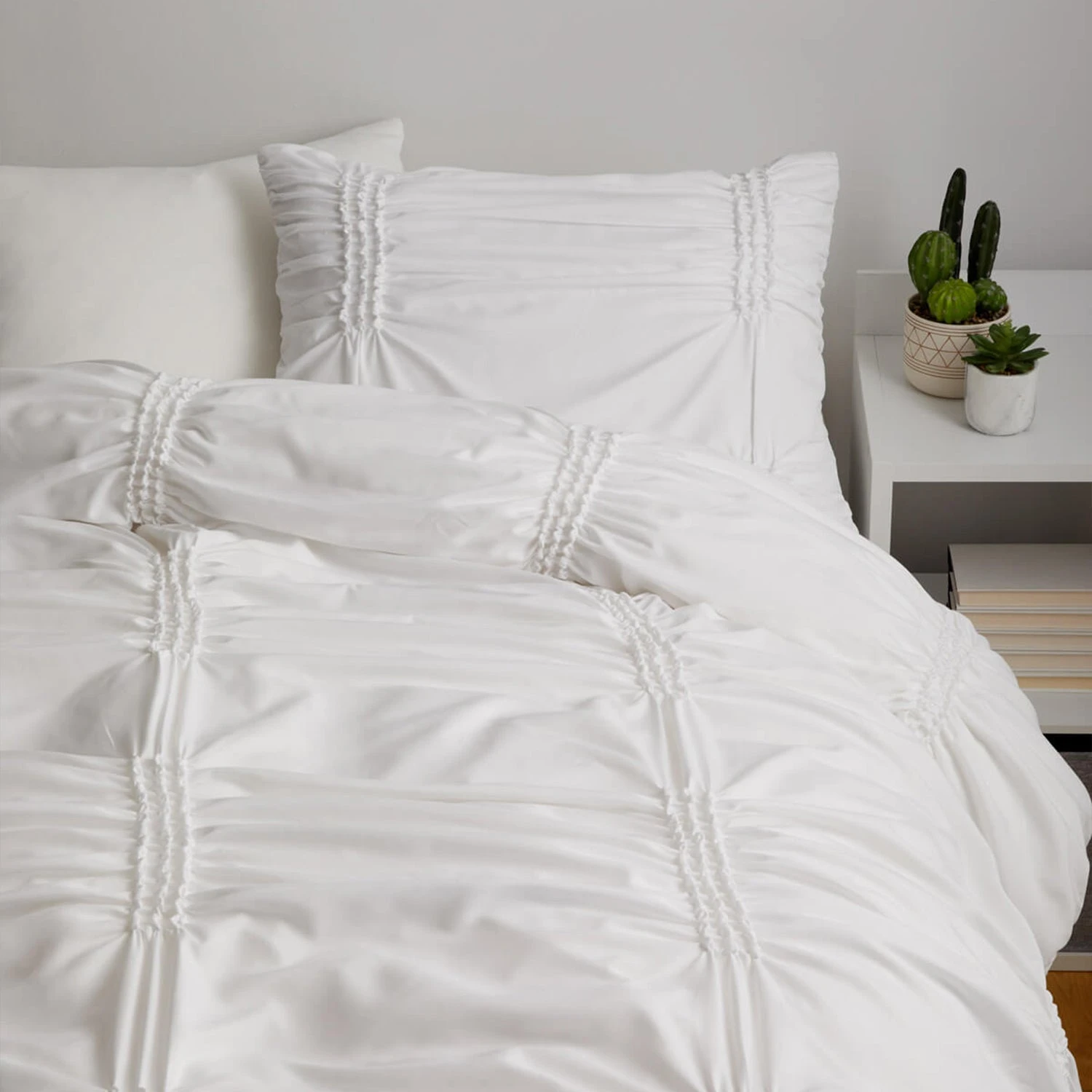 Pucker Stitch Duvet and Sham Set Pucker Stitch Duvet And Sham Set -Best Homeware Shop PuckerStitch Duvet White Product 014