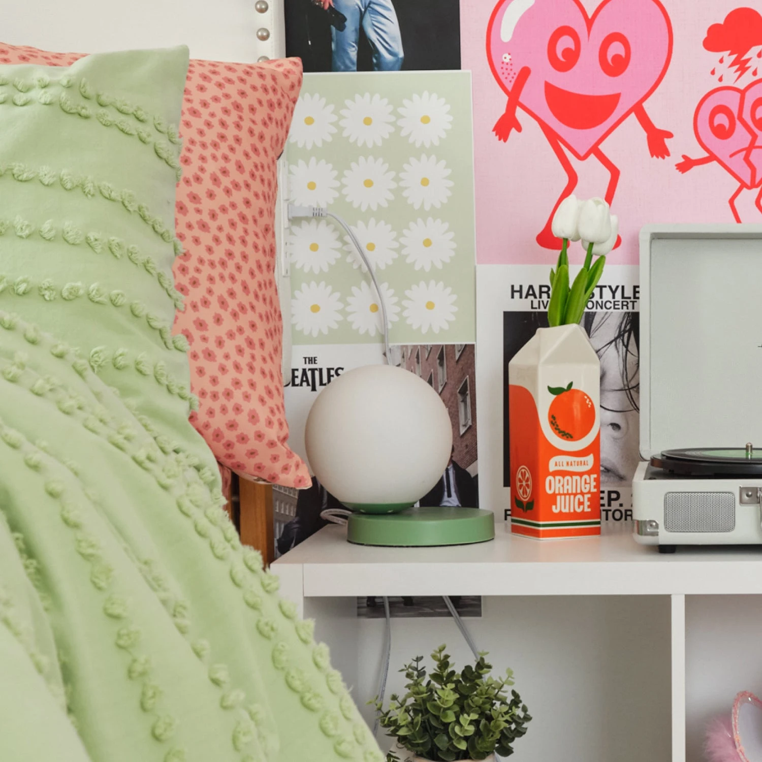 Mila Globe Accent Lamp Mila Globe Accent Lamp -Best Homeware Shop globelamp