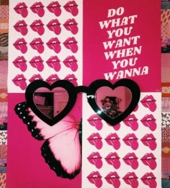 Heart Eyes Wall Art -Best Homeware Shop hannahlachausse